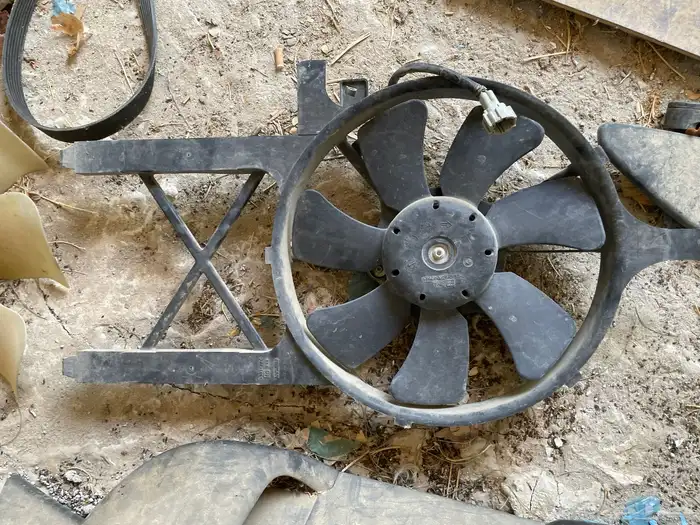 قطع غيار تشليح نيسان اكستيرا 2012 29