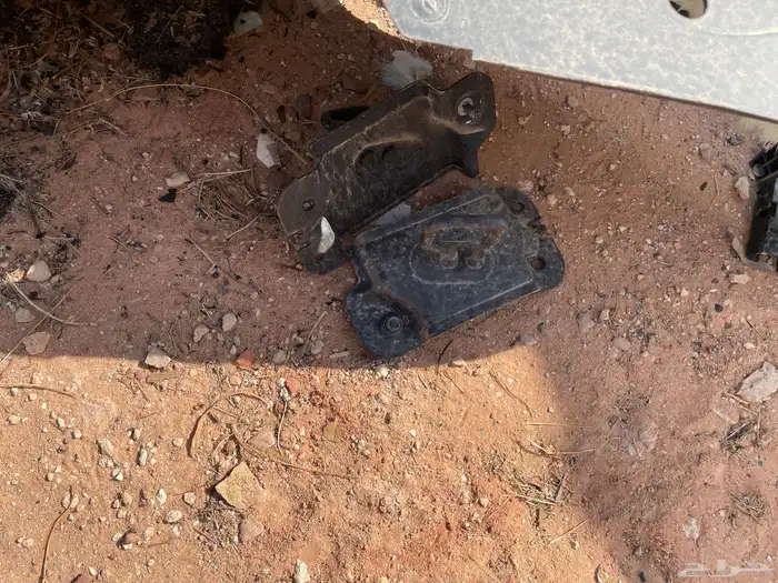 قطع غيار تشليح نيسان اكستيرا 2012 11