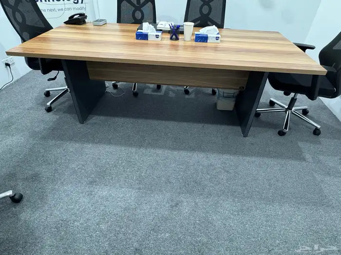 طاولة اجتماعات شيك من شركة العمري للاثاث 3