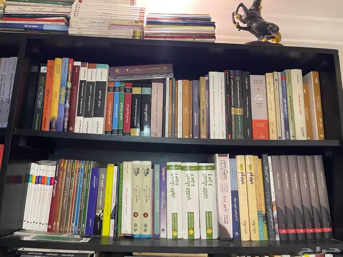 للبيع مكتبة كتب متنوعة بحالة ممتازة (لكامل المكتبة) 8