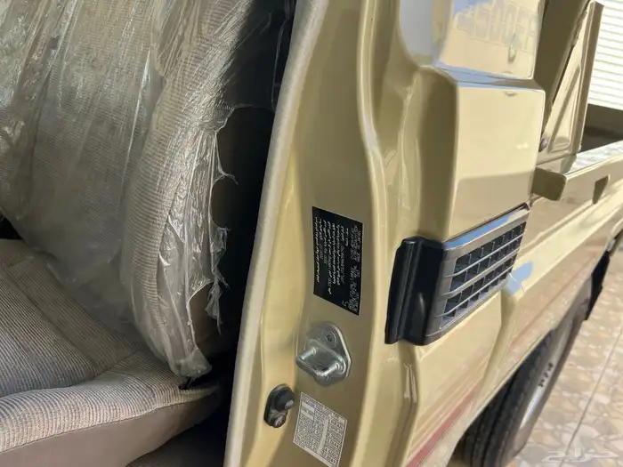 جيب شاص المديل 2009 مخزن بريمي 11 ريشه ونش دفلوك 56