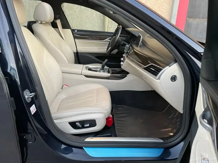 بي ام دبليو Li730 - 2019 فل كامل بحالة الوكالة 19