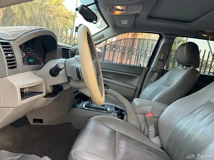 جيب شروكي 2005 فل V8 13