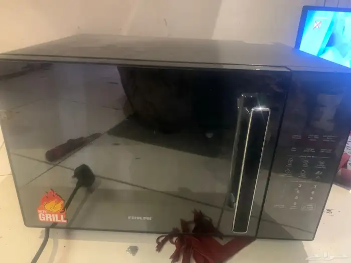 ميكرويف معايه استعمال 8 شهور 0