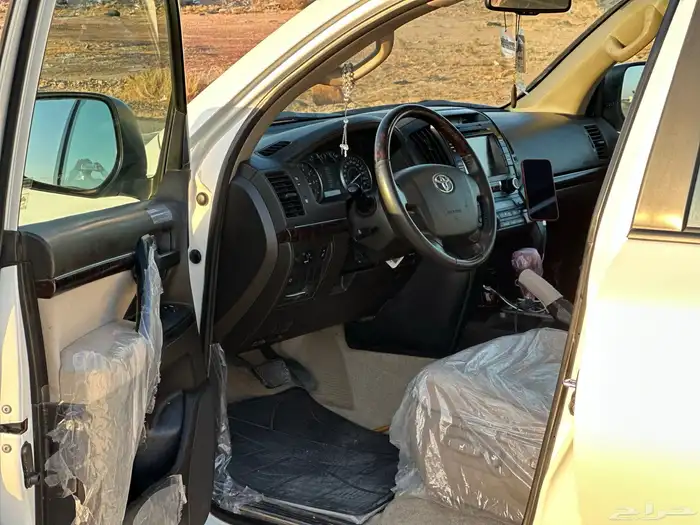 جيب لاندكروزر ستين عام قمه بالنظافة 8