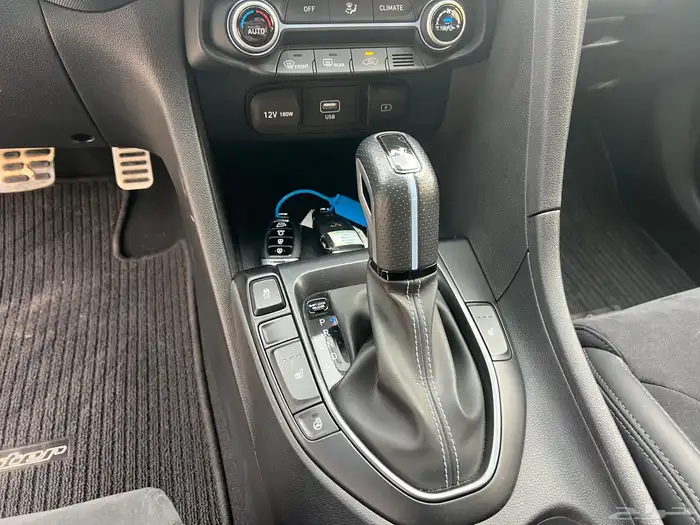 هونداي فيلوستر 2022 شبه اصفار ان لاين سعودي 10