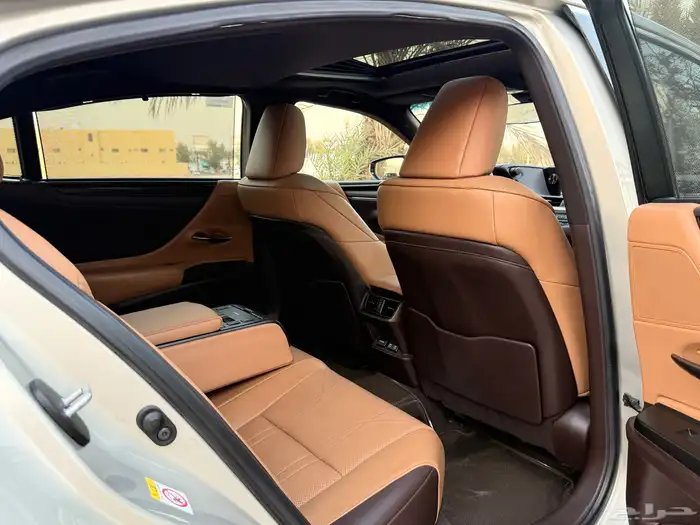 لكزس Es350 نص فل cc موديل 2020 38