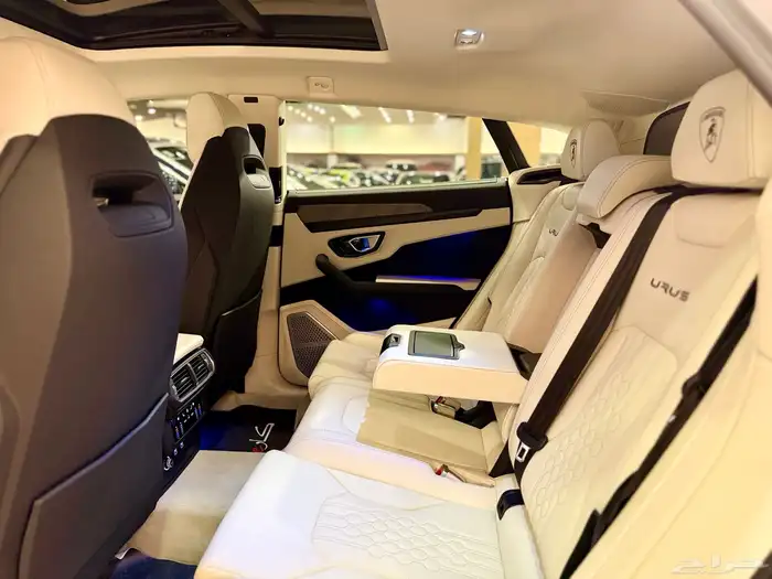 لامبرجيني اوروس S 2023 11