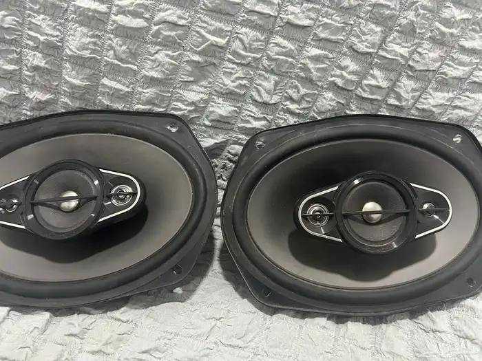 سماعات سياره 1