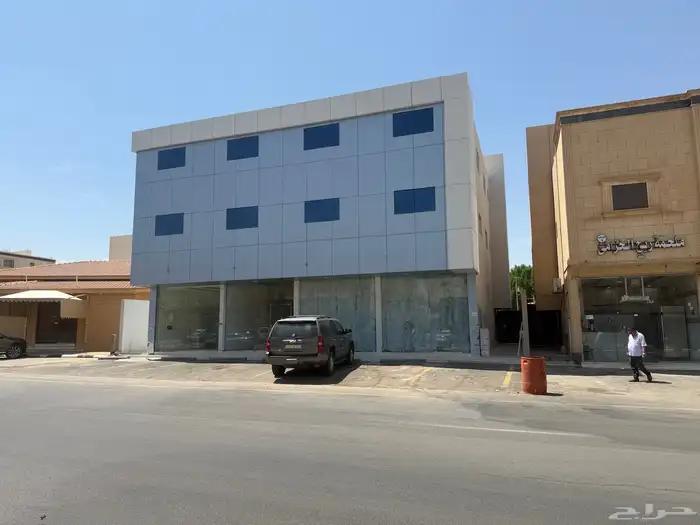 للايجار مكاتب اداريه في حي الافق 0