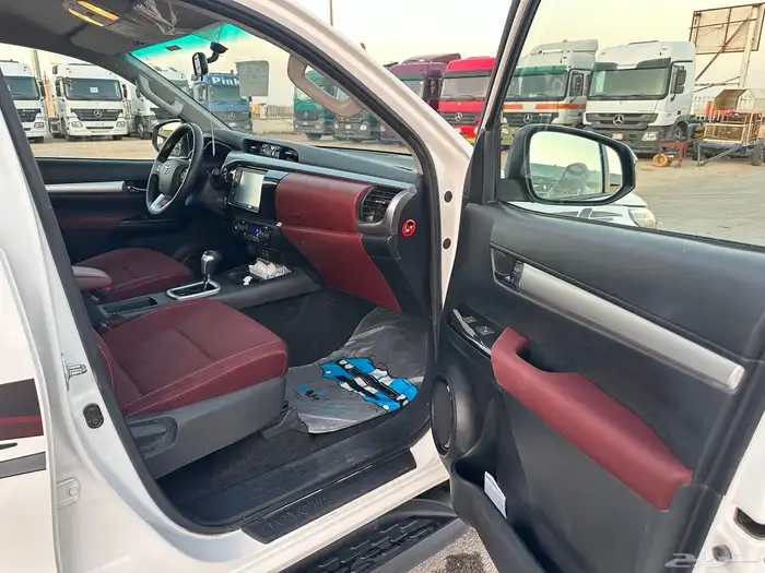 تويوتا هايلوكس 2022 ديزل دبل فل كامل سعودي بصمه 41