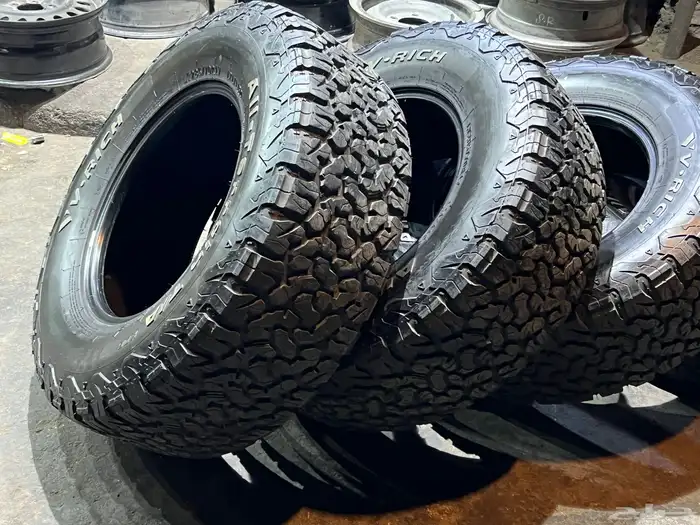 كفرات حجرية مقاس 285 70 17 تاريخ 2024 نوع الكفرات  فيرتش 32