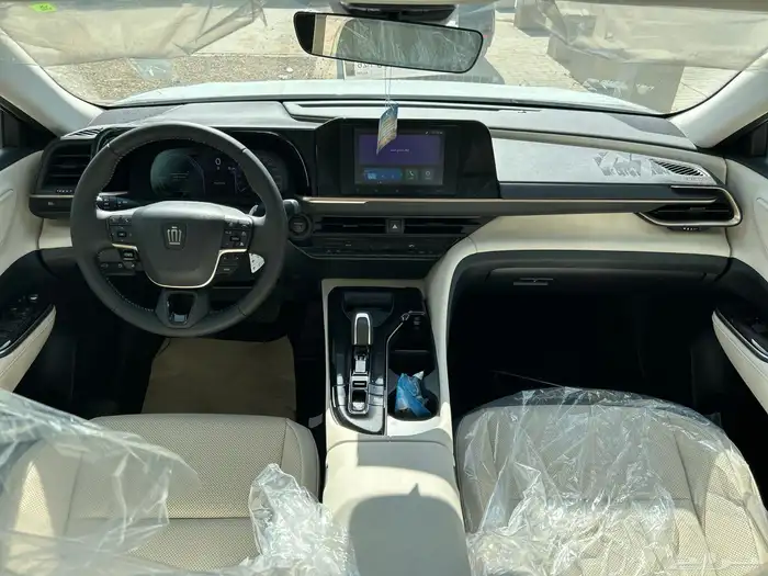 كراون برستيج 2026 الون الجديد هايبرد 143750 شامل الضريبة 12