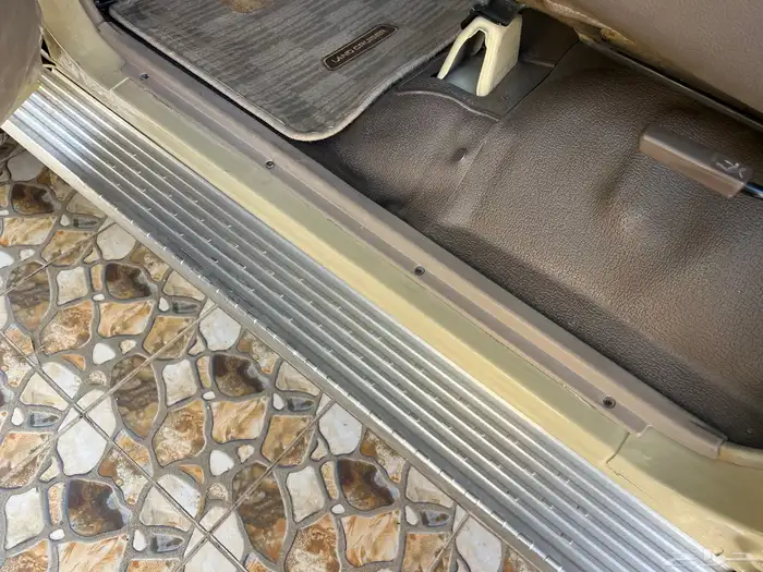 جيب شاص المديل 2009 مخزن بريمي 11 ريشه ونش دفلوك 55