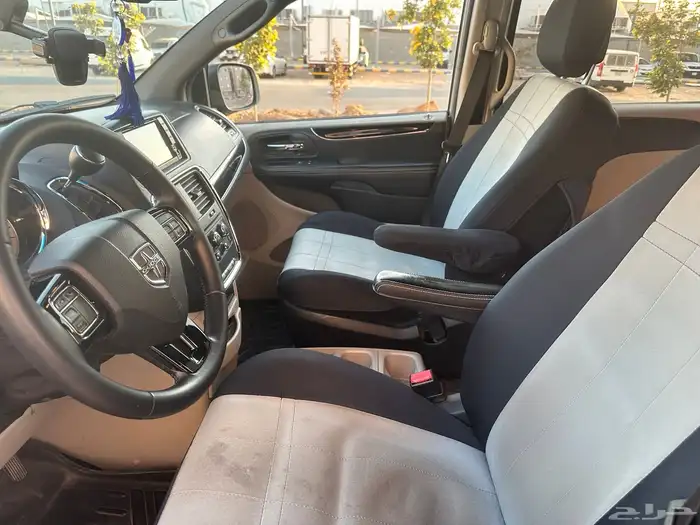 دودج جراند كارافان - سيارة عائلية 4