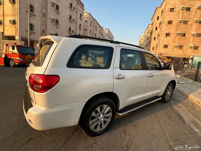 تويوتا اسكويا 2013 ابيض ليمتد دبل فل كامل اعلى مواصفات 24