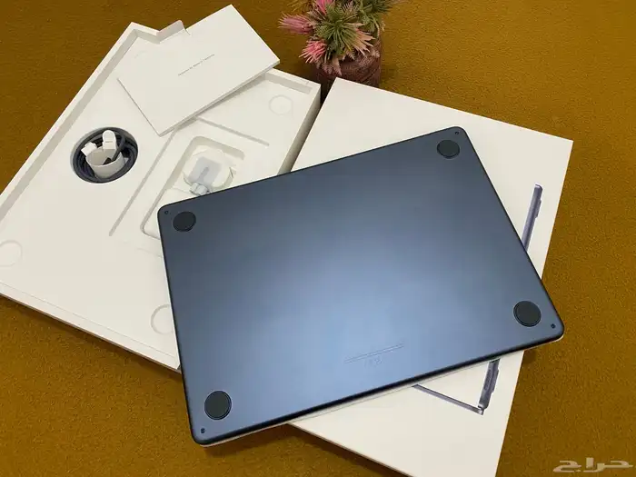 ماك بوك اير M4 نفس الجديد ضمان جرير 8