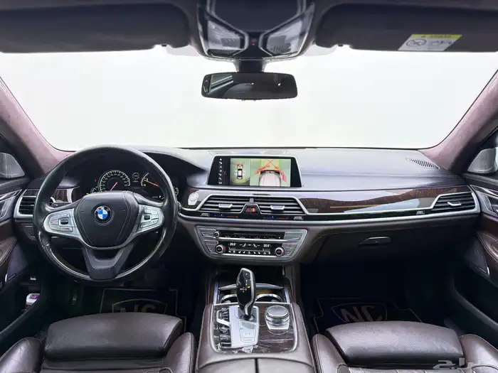 بي ام دبليو 750Li 9