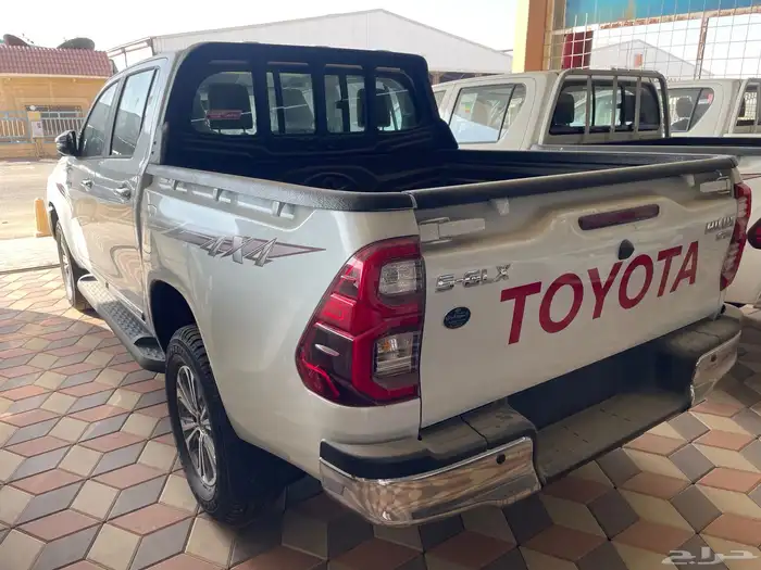 هايلكس غمارتين سوبر بنزين فل كامل اتوماتيك 2025 سعودي 3