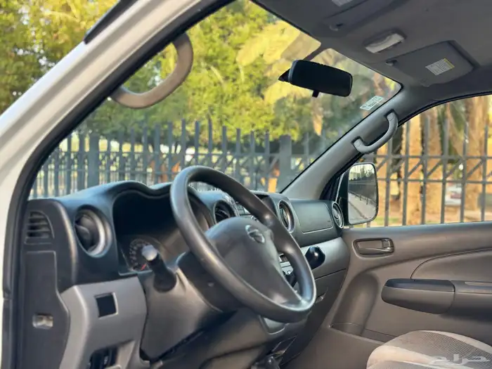 نيسان باص بضاعه موديل 2020 سعودي قير عادي بنزين 8