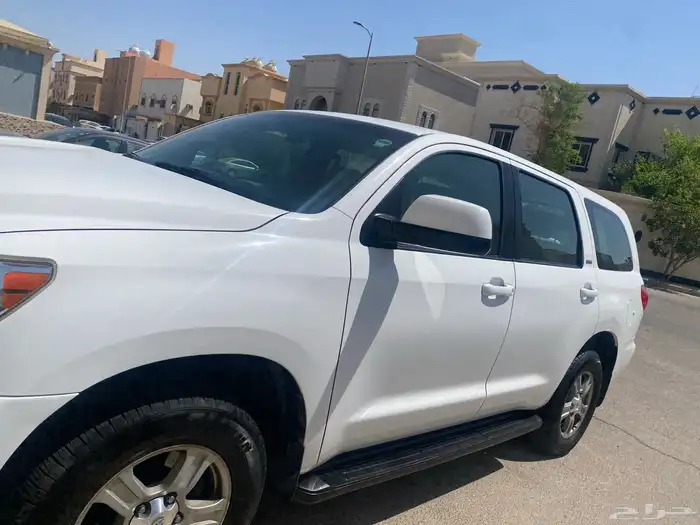 للبيع تويوتا سيكويا 2011 بدون دبل 4