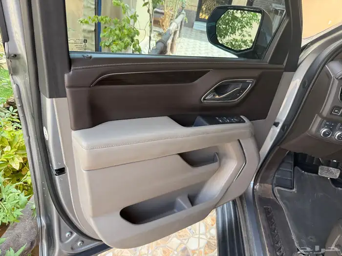 جمس يوكن المديل 2023 SLE دبل قصير اللون سمنتي وكالة 48