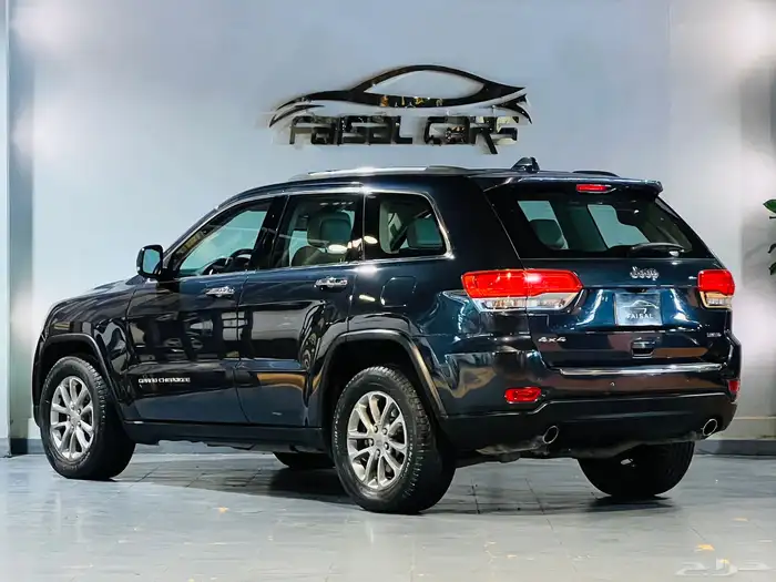 شيروكي لميتيد 2015 بحاله ممتازه V8 5