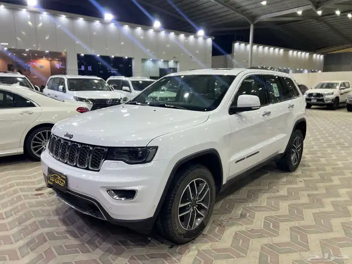 جيب شروكي 2021 فل كامل ماشي 75 الف قمه بالنظافه 1