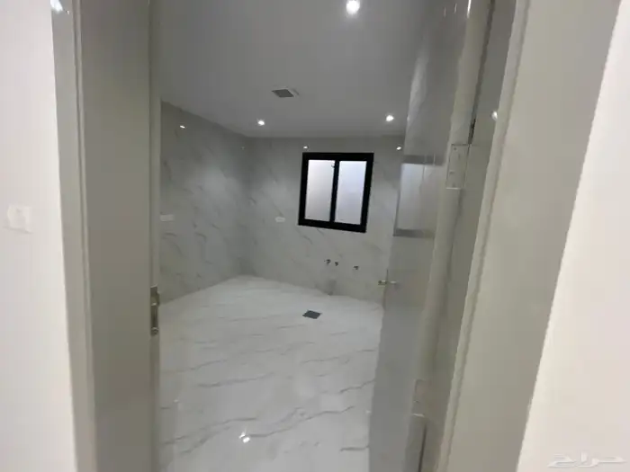 للبيع دور في فيلا حي نهضه 127م 8