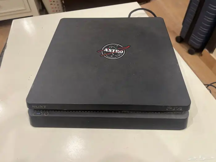 بلايستيشن 4 شغال   كنترولر 1