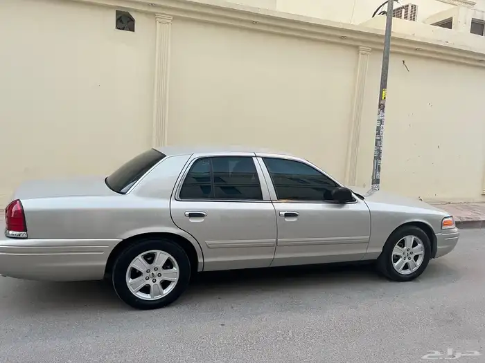 فورد فكتوريا 2012 8