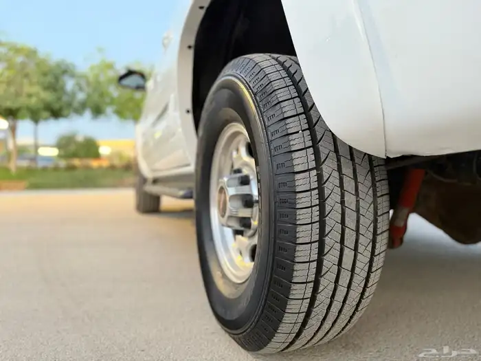 جمس 2005-8100 عداد 63 الف فقط 11