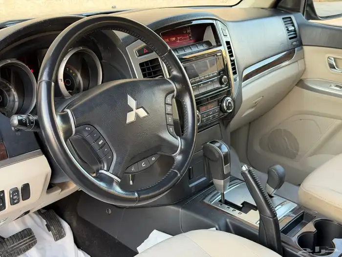 ميتسوبيشي باجيرو موديل 2020 17