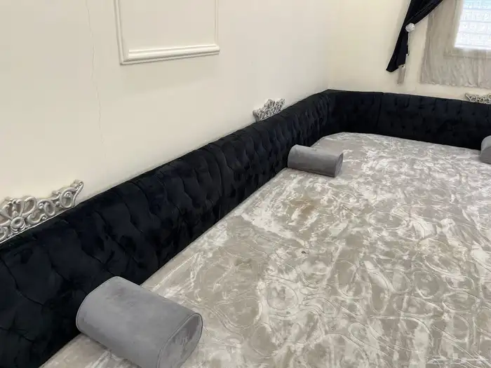 كنب مجلس ومقلط نظيف للبيع 1