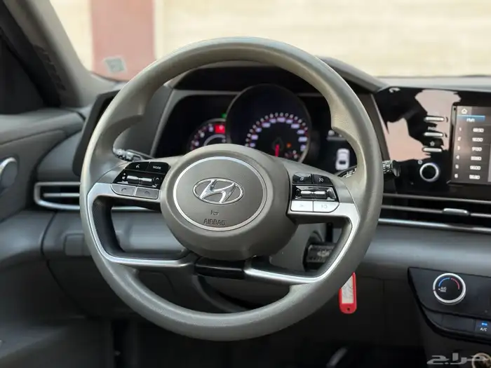 للبيع هيونداي النترا موديل 2023 سمارت مكينه 2.0 21