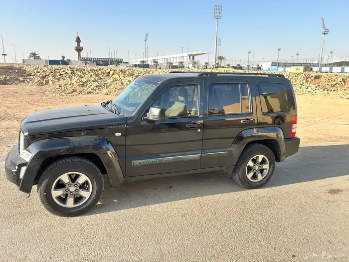 جيب شروكي لبيرتي2008 6