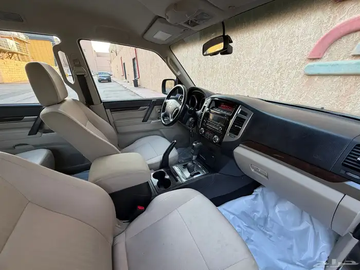 ميتسوبيشي باجيرو موديل 2020 45