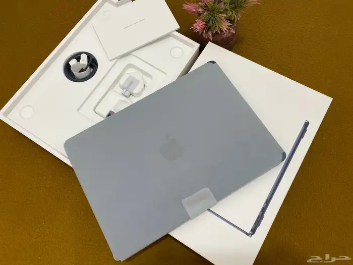 ماك بوك اير M4 نفس الجديد ضمان جرير 6