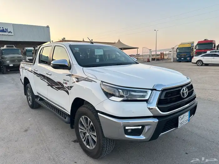 تويوتا هايلوكس 2022 ديزل دبل فل كامل سعودي بصمه 1