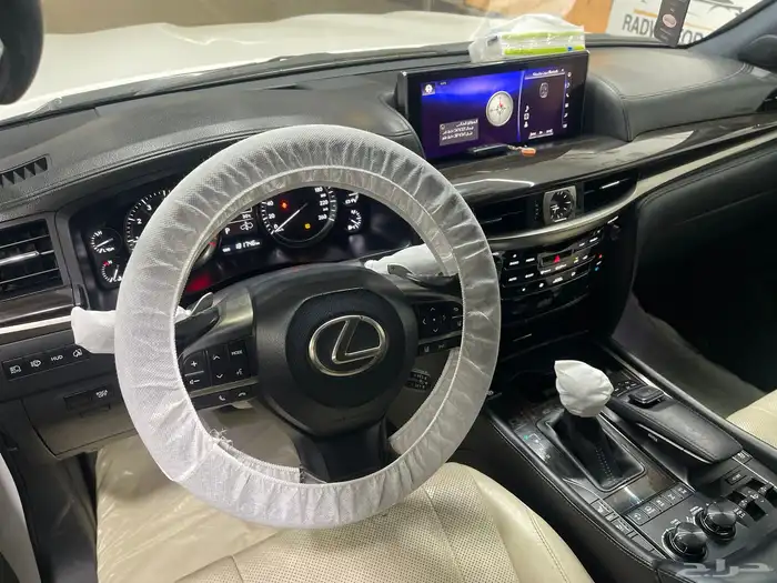 لكزس ال اكس 2016 نظيف داخلي بيج 8