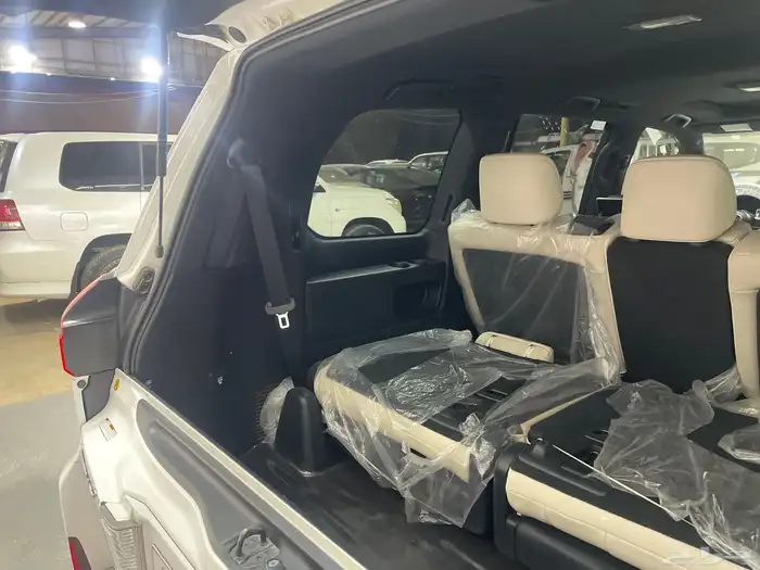 لكزس ال اكس 2016 نظيف داخلي بيج 21