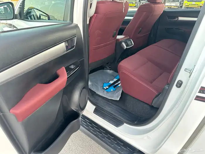 تويوتا هايلوكس 2022 ديزل دبل فل كامل سعودي بصمه 32