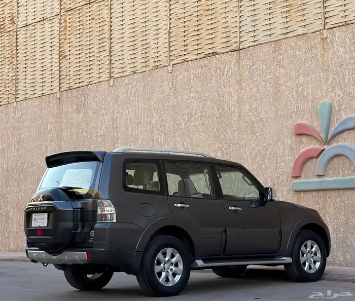 ميتسوبيشي باجيرو موديل 2020 11