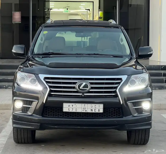 لكزس LX570 2015 (بحالة ممتازة) 4