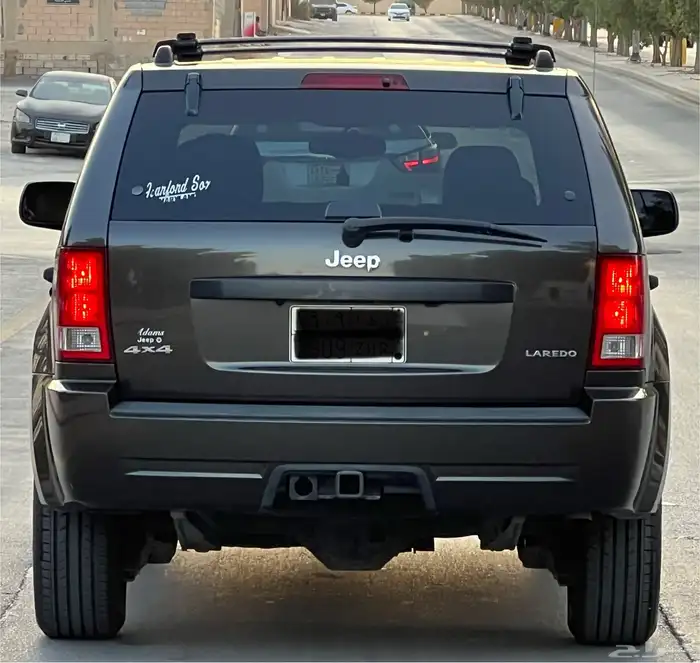 جيب شروكي 2005 فل V8 10