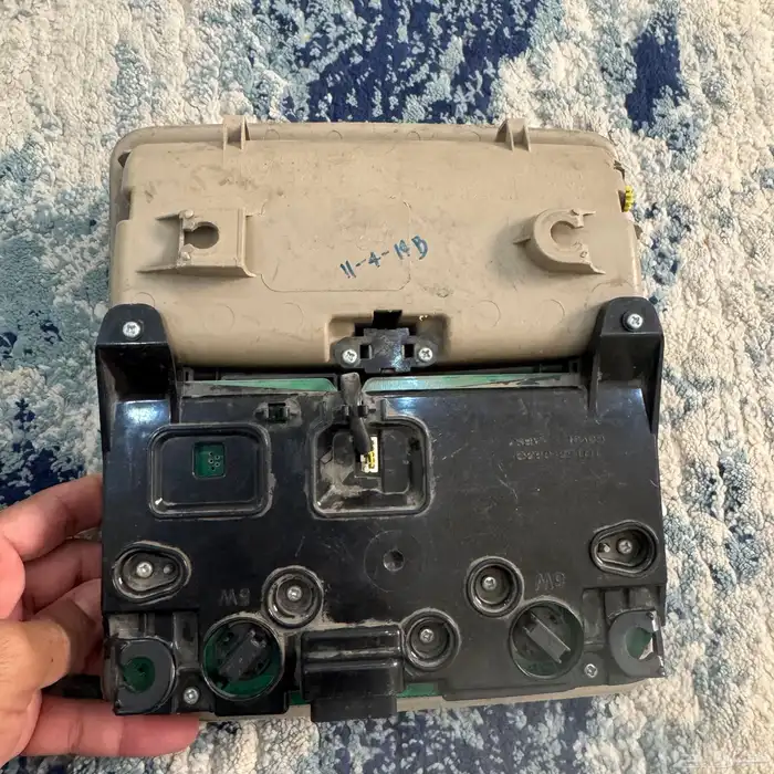 قطع غيار كامري مدخل والاعه مع لمبات سقف دكور وكذالك عادد 5