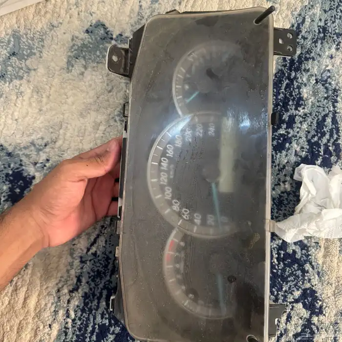 قطع غيار كامري مدخل والاعه مع لمبات سقف دكور وكذالك عادد 2