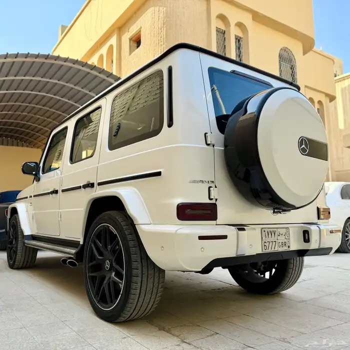 جي كلاس 2021 فل كامل G63 ابيض داخلي احمر 7
