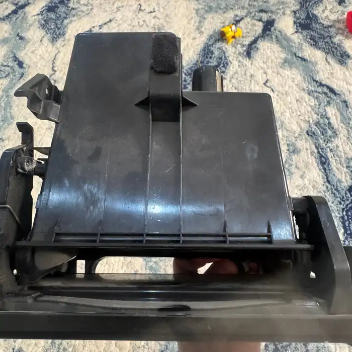 قطع غيار كامري مدخل والاعه مع لمبات سقف دكور وكذالك عادد 7