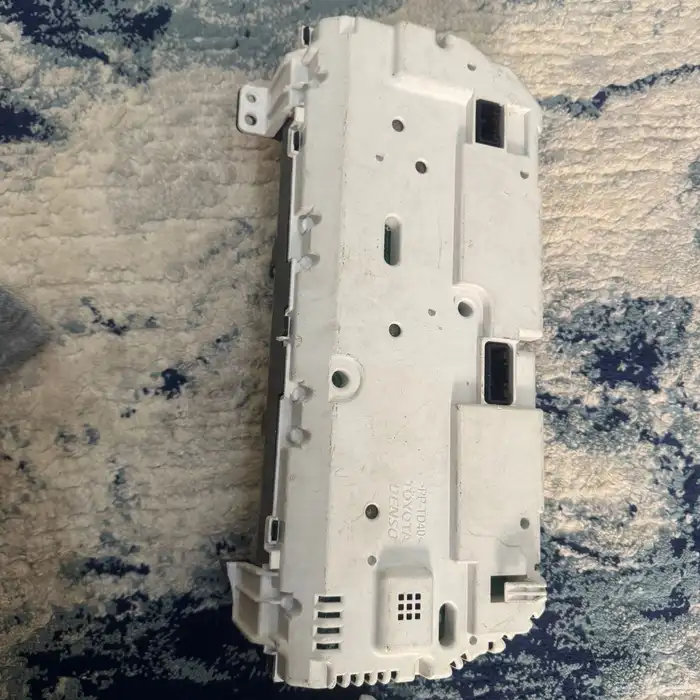 قطع غيار كامري مدخل والاعه مع لمبات سقف دكور وكذالك عادد 1